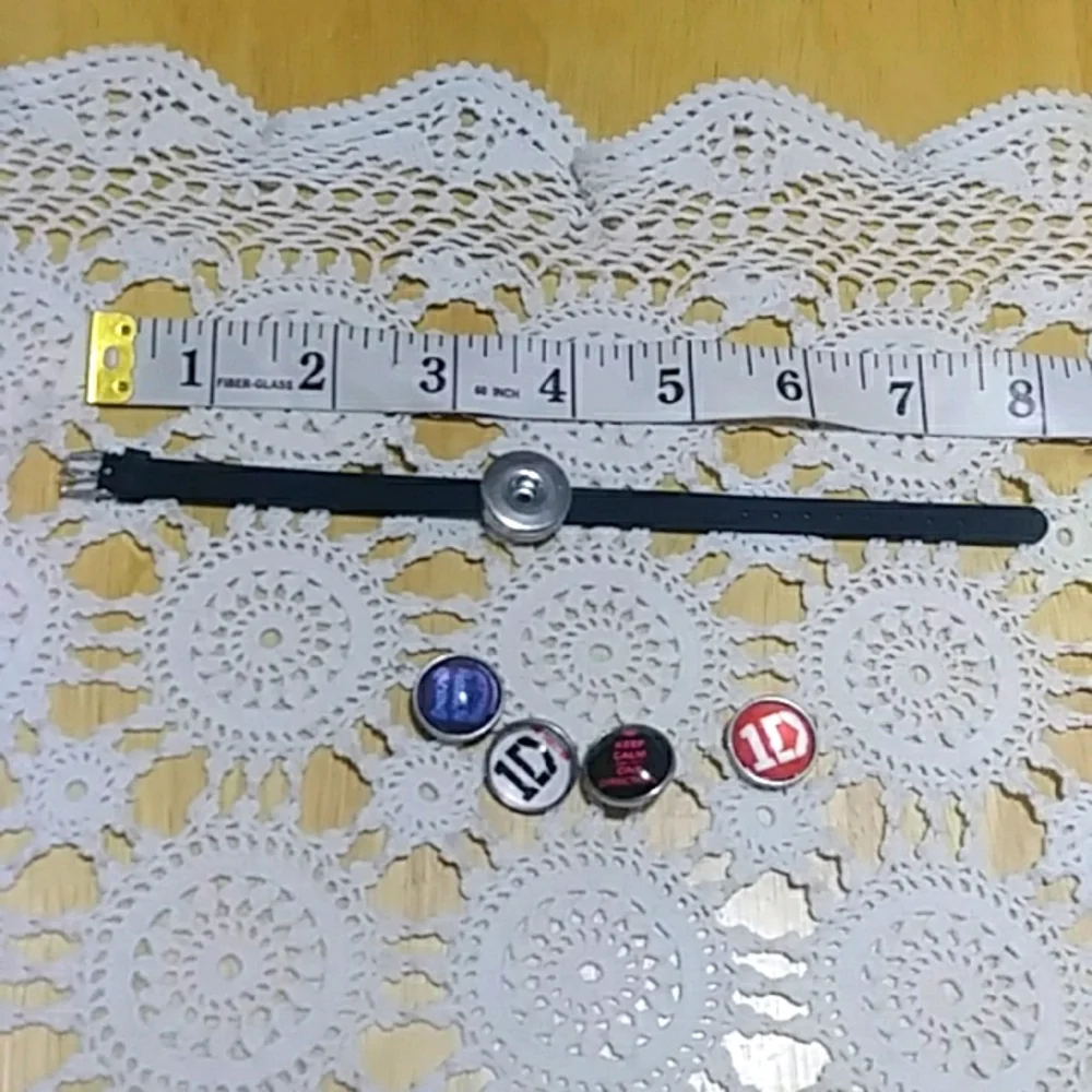 K-Pop Snap Buttons 1D with snap bracelet